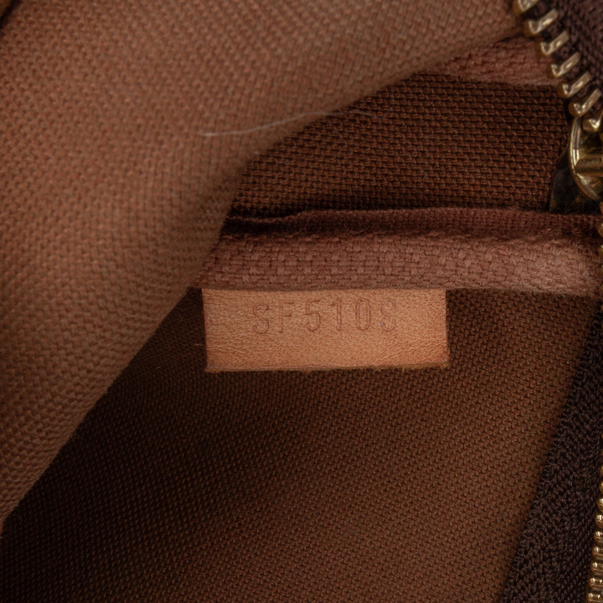 LOUIS VUITTON Monogram Mini Pochette Accessoires