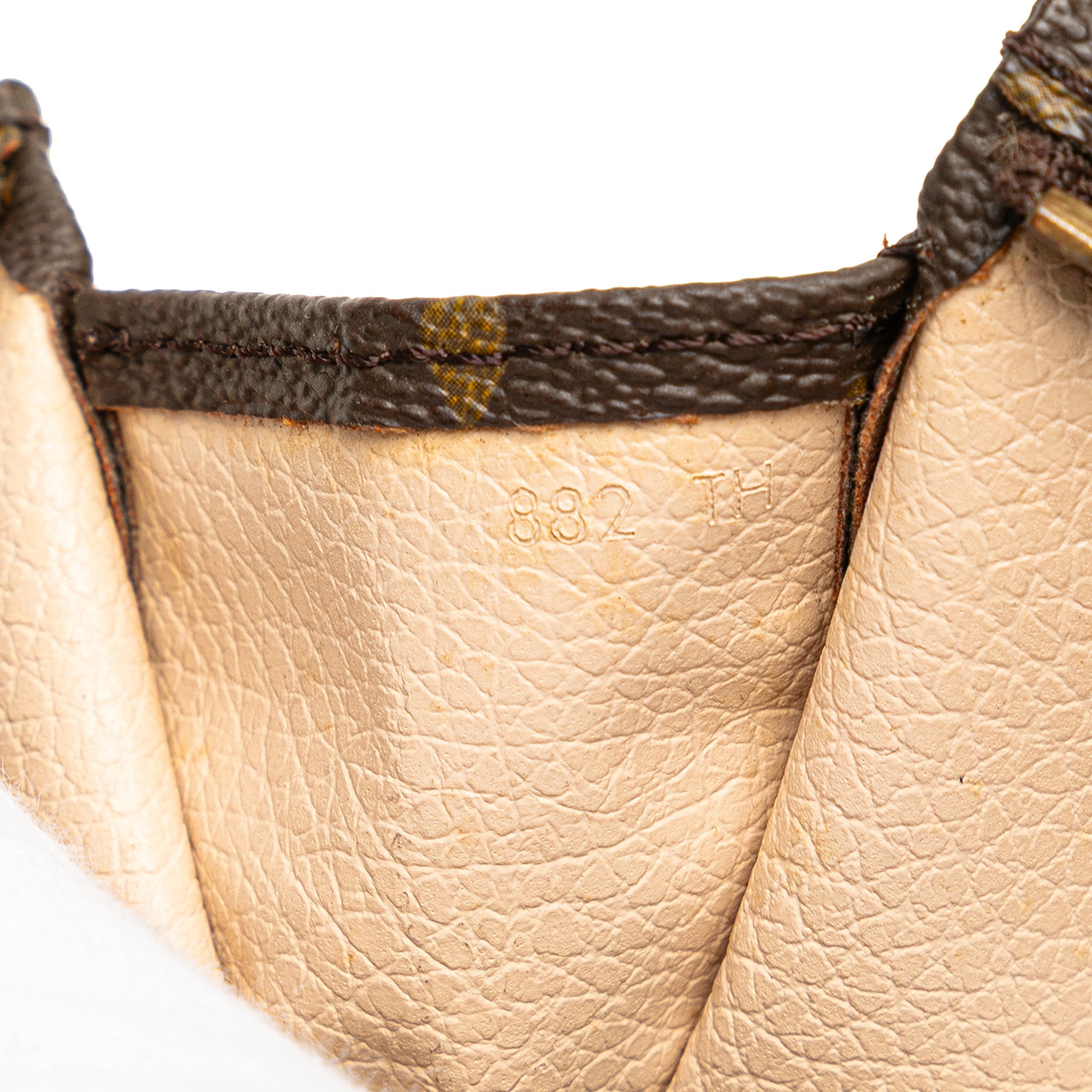 LOUIS VUITTON Monogram Toiletry Pouch 26