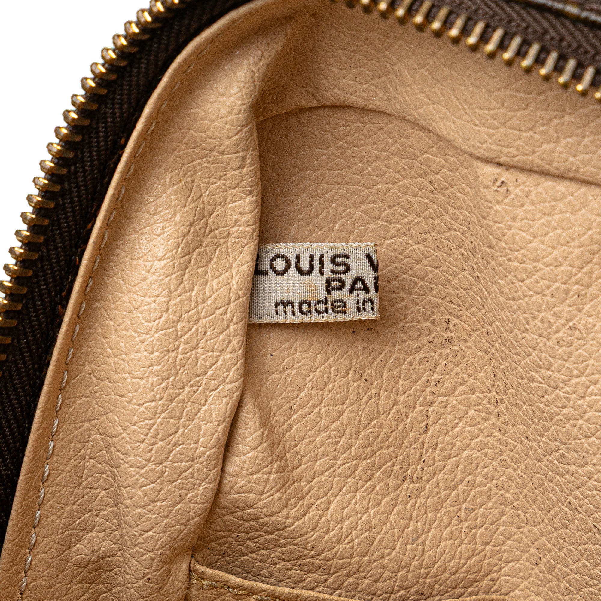 LOUIS VUITTON Monogram Trousse Toilette 28